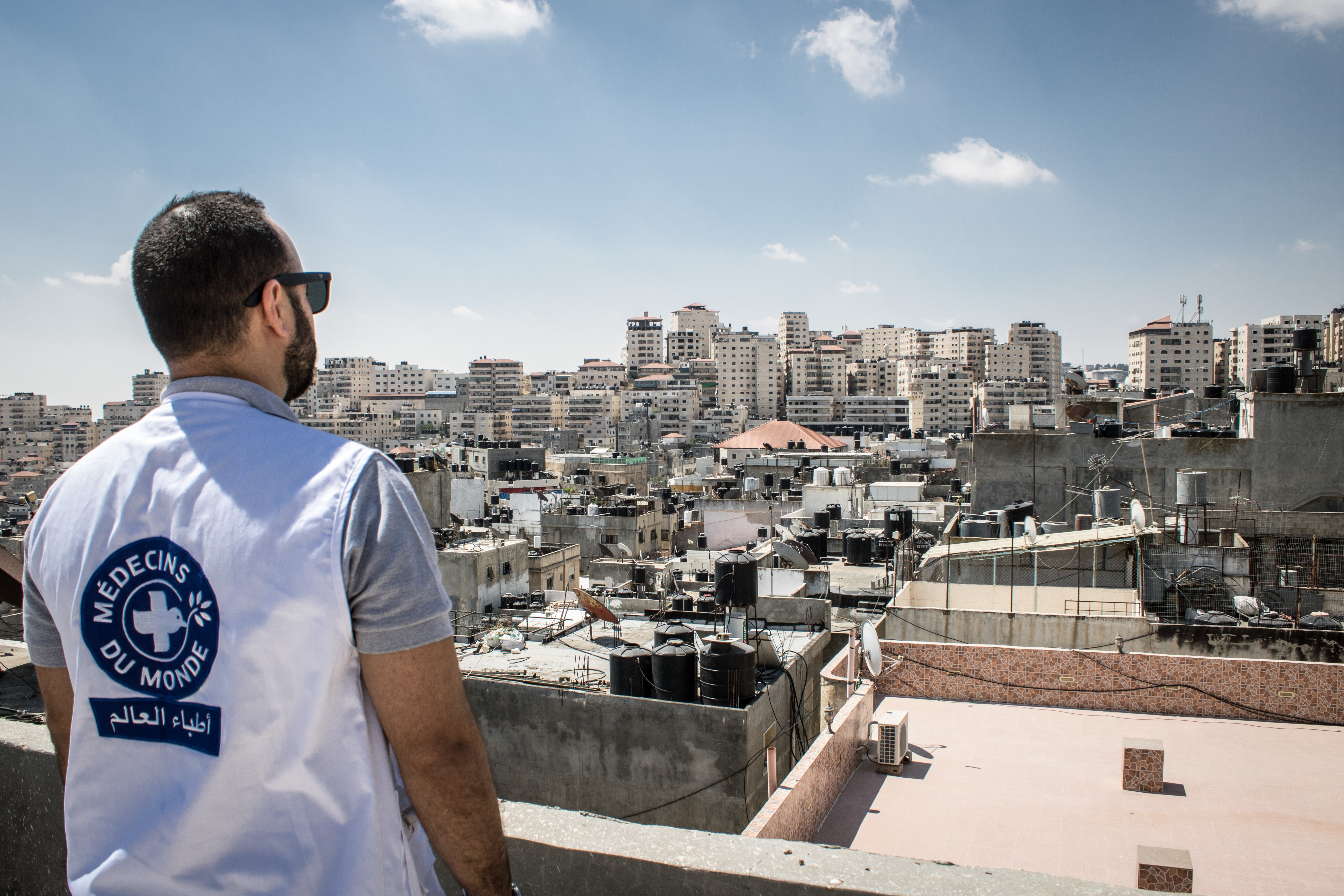 Ein Mitarbeiter von Ärzte der Welt in Jerusalem