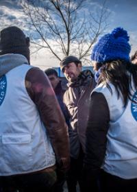 Volunteers meet migrants in Calais ©Olivier Papegnies