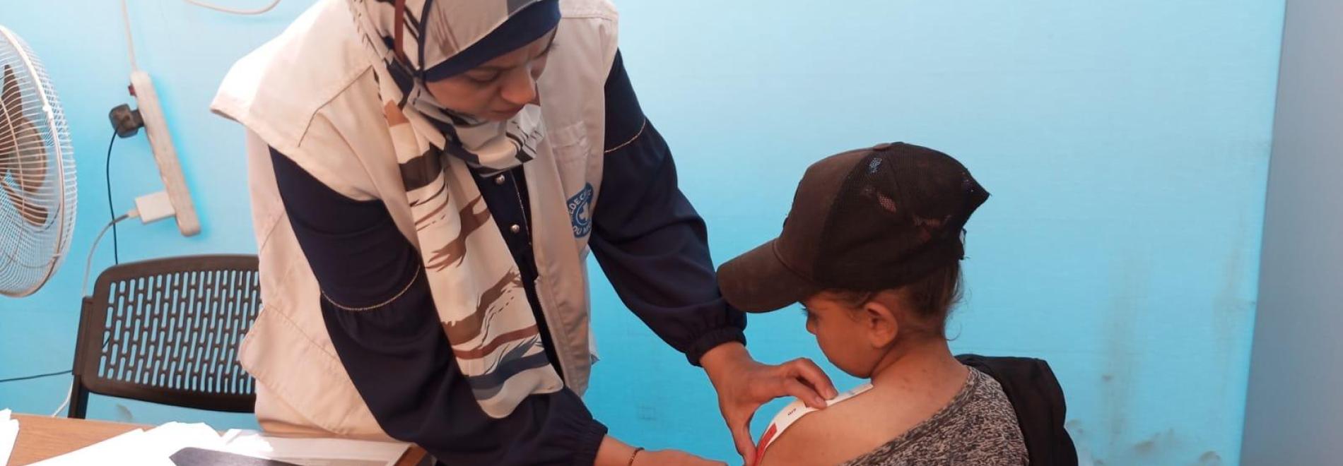 Untersuchung von Kindern im Gaza-Streifen. Foto: Ärzte der Welt Untersuchung von Kindern im Gaza-Streifen. Foto: Ärzte der Welt