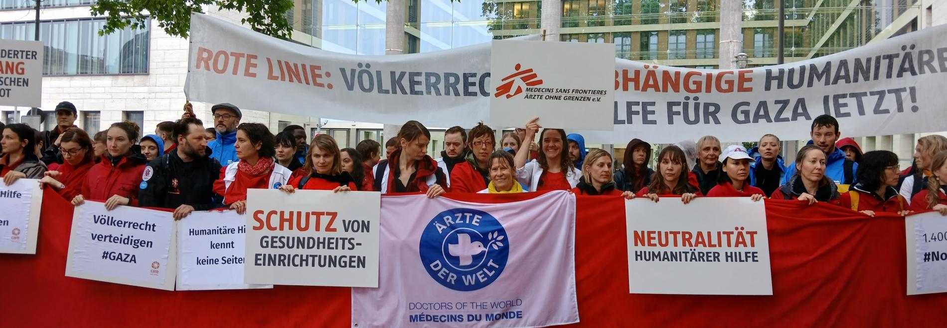 Kundgebung in Berlin. Foto: Ärzte der Welt  Kundgebung vor dem Auswertigen Amt