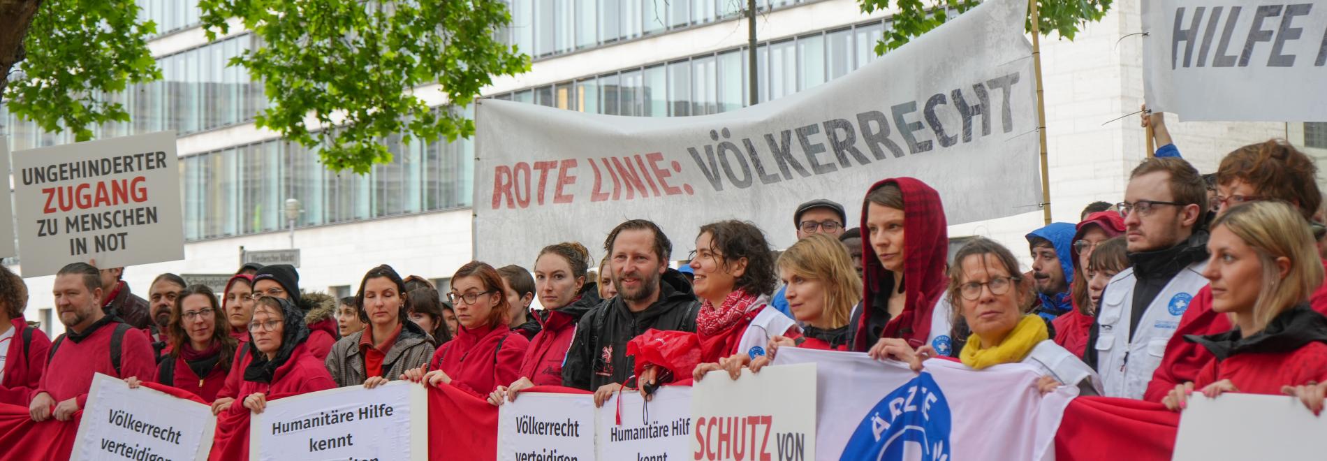 Kundgebung zu Gaza vor Auswärtigem Amt