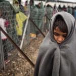 Flüchtlingsjunge auf Idomeni. Foto: Olmo Calvo