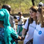 Françoise Sivignon mit Kooperationspartner während einer Projektreise in Äthiopien.