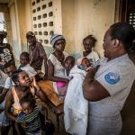 Medizinische Grundversorgung von Schwangeren, Müttern und Kindern in Haiti. Foto: Olivier Papegnies