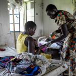 Medizinische Basisversorgung im Südsudan. Foto: Bruno Abarca