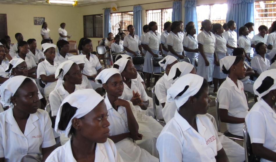Hebammen-Ausbildung im Togo. Foto: Ärzte der Welt