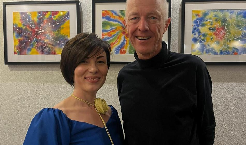 Mit der Ausstellung "Bilder meiner Welt" unterstützt Olga Pashora die Ukrainehilfe von Ärzte der Welt. Foto: Wolfgang Hoelscher-Obermaier Kunstausstellung zugunster der Ukrainehilfe von Ärzte der Welt, mit Bildern von Olga Pashora. Foto: Wolfgang Hoelscher-Obermaier