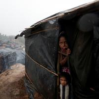 Eine Mutter in einem provisorischen Flüchtlingscamp in Bangladesch. Foto: Cathal McNaughton