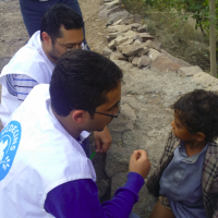 Ein Junge im Jemen wird von Ärzte der Welt behandelt 