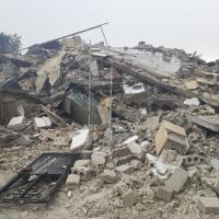Vom Erdbeben zerstörtes Gebäude im syrischen Dschindires.