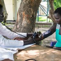 Im Südsudan bietet Ärzte der Welt Müttern und Kinder medizinische Hilfe. Foto: Bruno Abarca