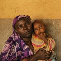 Frauen und Kinder sind von der erschreckenden Situation in Zentralafrika besonders gezeichent. Foto: Sébastien Duijndam