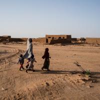 Die Menschen riskieren bei der Flucht durch die Sahara oftmals ihr Leben. Foto: Kristof Vadino