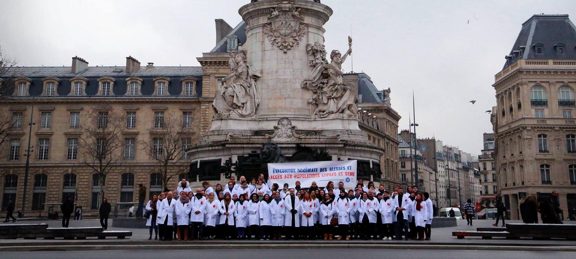 Ärzte der Welt protestiert weltweit für uneingeschränkten Zugang humanitärer Mitarbeiter in Syrien. Foto: Médecins du Monde