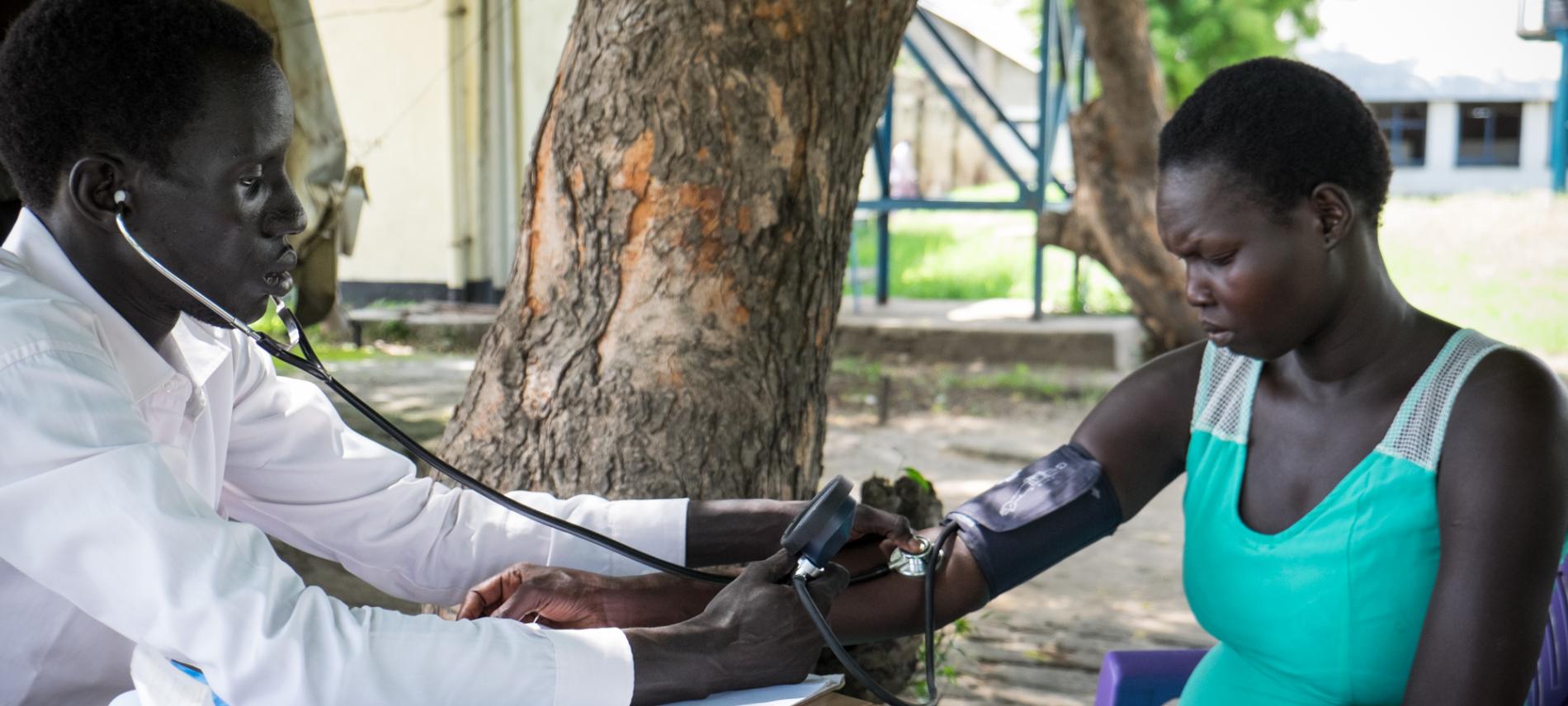 Im Südsudan bietet Ärzte der Welt Müttern und Kinder medizinische Hilfe. Foto: Bruno Abarca