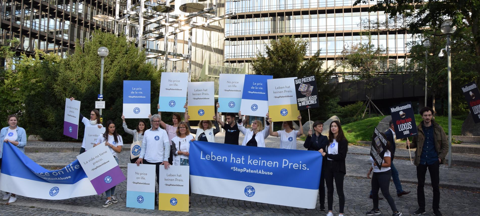 Protest gegen Wucherpreise bei Medikamenten 