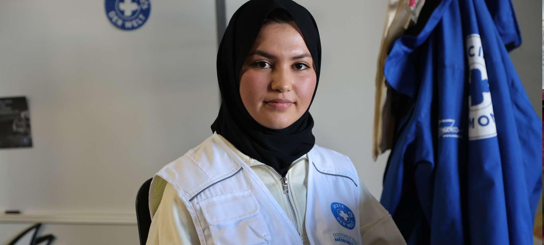 Multiplikatorinnen haben eine wichtige Funktion innerhalb des Reach Out-Projekts. Foto: Ärzte der Welt Eine der Multiplikatorinnen des Projekts in der Geschäftsstelle von Ärzte der Welt. Foto: Ärzte der Welt