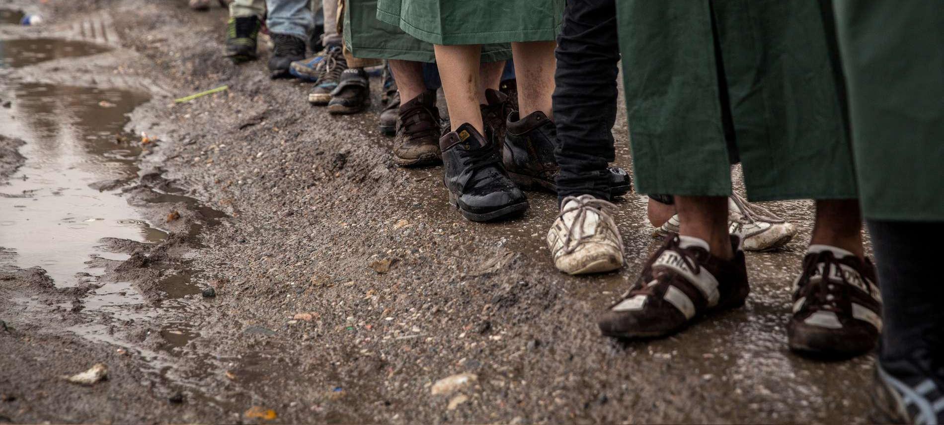Flüchtlinge müssen in den Camps unter unzureichenden Bedingungen zurecht kommen. Foto: Olmo Calvo