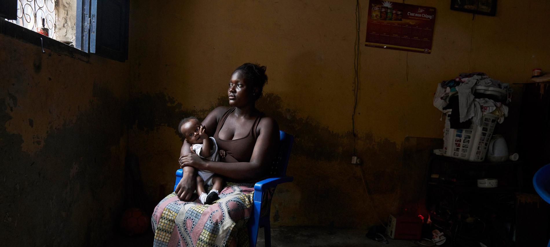 Junge Kongolesin mit Baby 