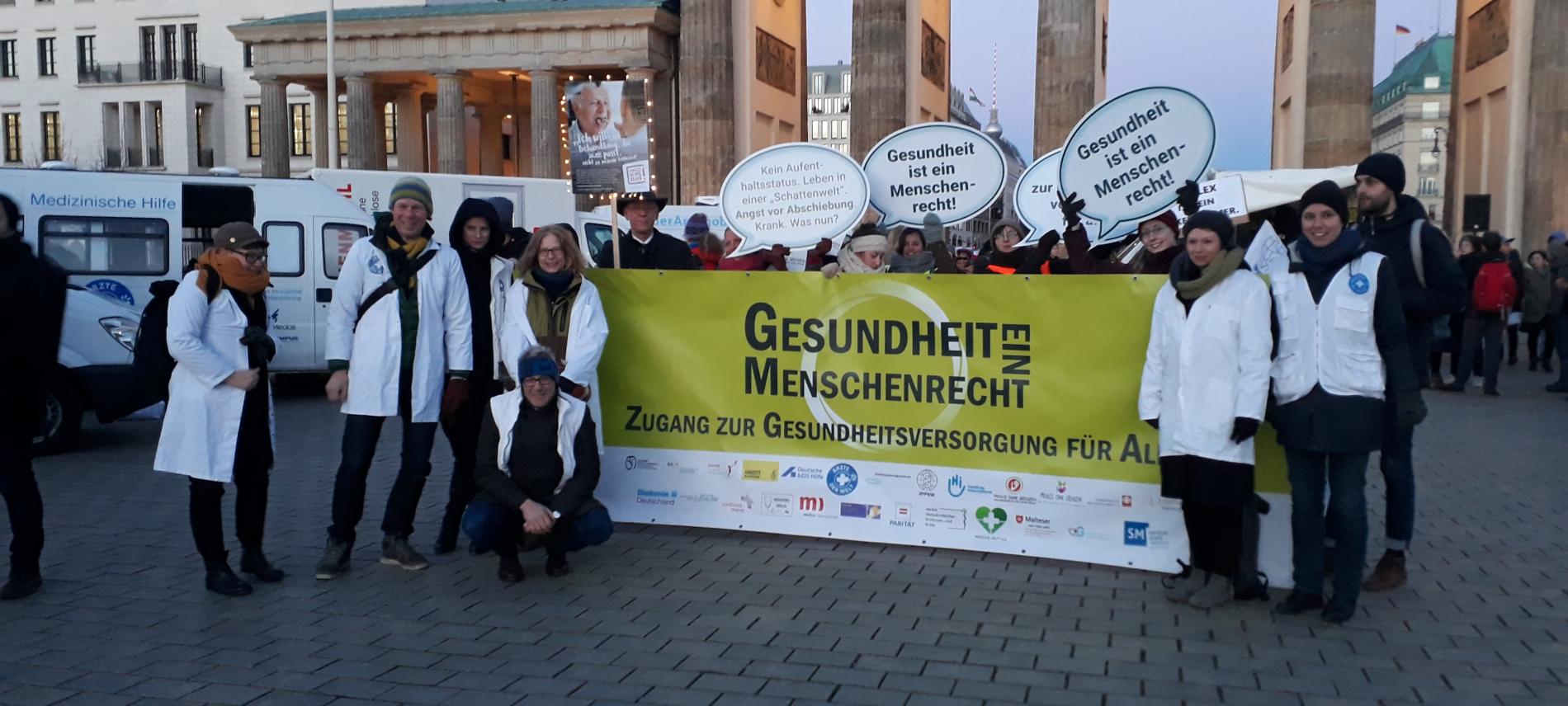 Kundgebung am Brandenburger Tor in Berlin. Foto: Ute Zurmühl