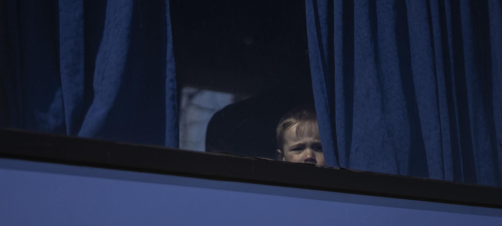 Unter den Menschen, die aus ihrer Heimat geflohen sind, befinden sich zahlreiche Minderjährige. Die psychischen Folgen des Krieges sind für viele von ihnen schwerwiegend. Foto: Olmo Calvo