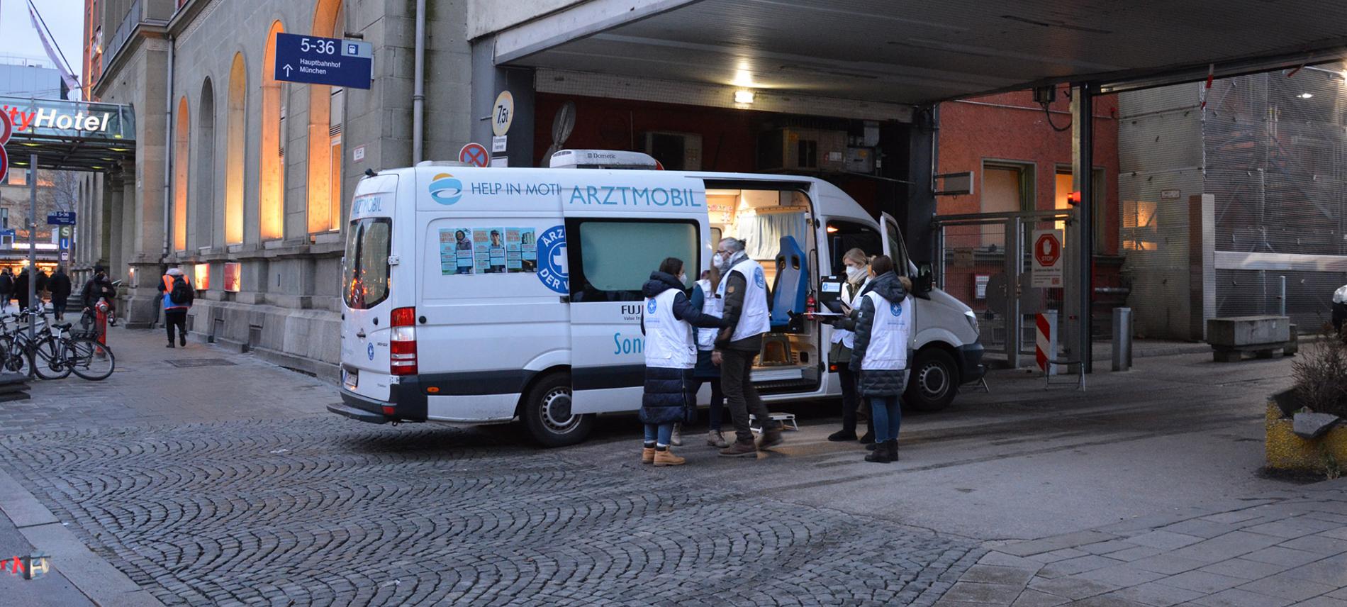 Der Behandlungsbus von open.med in München. Foto: Ärzte der Welt