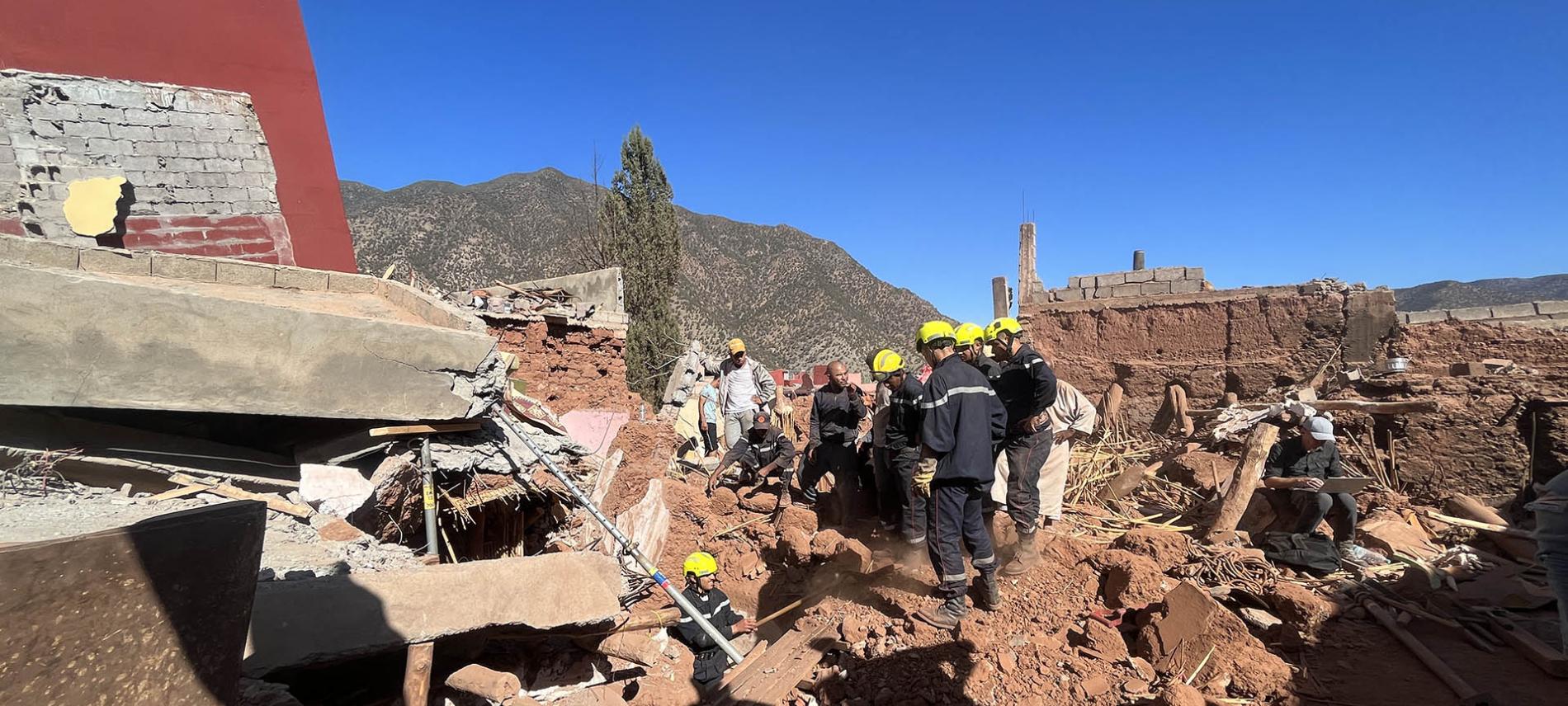 Bei dem Erdbeben wurden viele Häuser zerstört oder beschädigt. Die erste Priorität der Rettungsteams besteht darin, die Opfer aus den Trümmern zu befreien. Foto: Marc Ferra