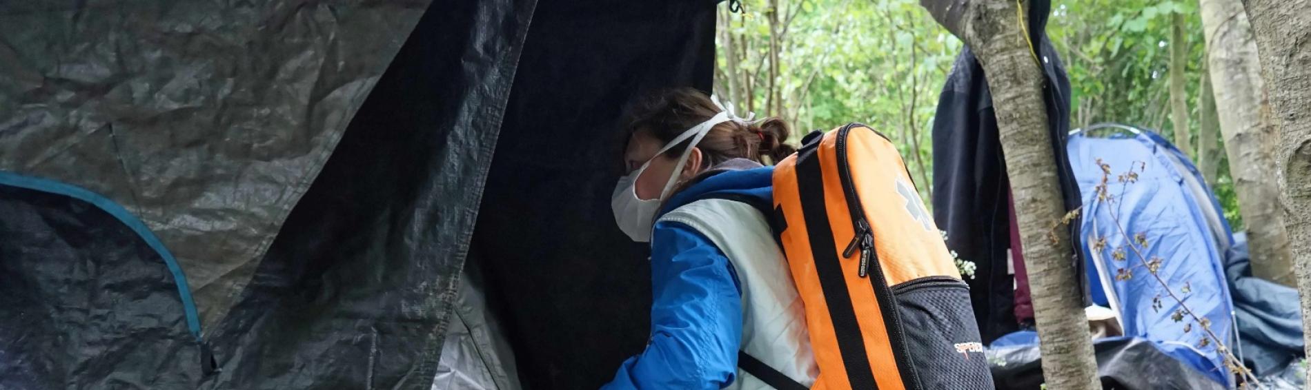  Allein im Pariser Vorort Aubervilliers: Mehr als 1.000 Geflüchtete sind obdachlos und haben keinen Zugang zur medizinischen Grundversorgung oder Wasser.