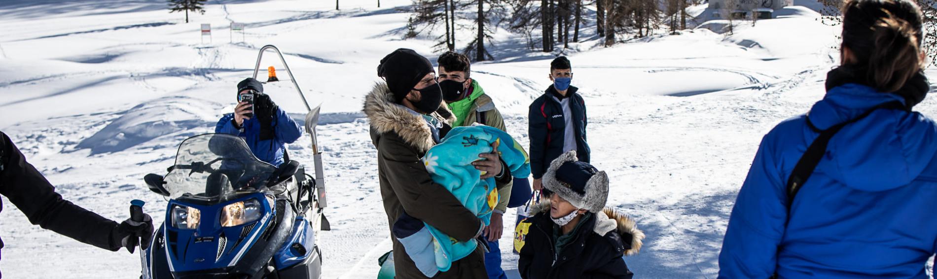 Die Eltern hatten in Begleitung von zwei Kindern, darunter ein Säugling, versucht, die Grenze in einer Höhe von mehr als 2000 m zu überqueren. Foto: Baptiste Soubra