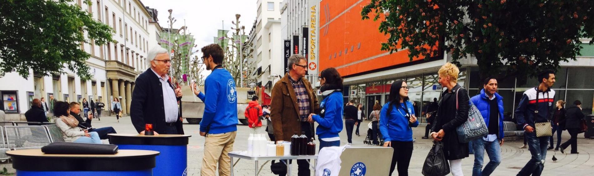 Mit Aktionen auf der Straße macht  Ärzte der Welt auf seine Arbeit aufmerksam und rekrutiert neue Unterstützer-/innen. Foto: Pepperminds