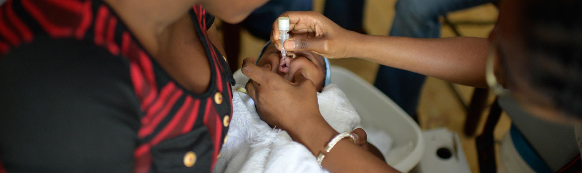 Ärzte der Welt setzt sich für eine kostenlofreie Gesundheitsversorgung für schwangere Frauen und Kinder unter fünf Jahren ein. Foto: Benoît Guenot