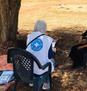 In den palästinensischen Gebieten bieten unsere Teams den Bewohner*innen psychologische Unterstützung an. Foto: Ärzte der Welt
