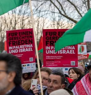 Kundgebung für einen gerechten Frieden in Palästina und Israel in Berlin. Foto: Stephane Lelarge