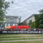 Demonstration vor dem Bundeskanzleramt 