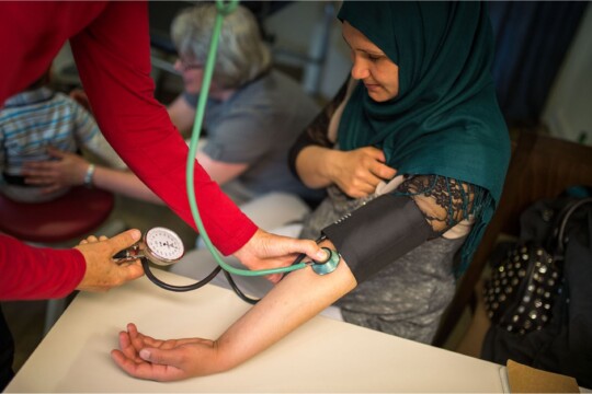 Medizinische Sprechstunde von open.med in Hamburg. © Bente Stachowske