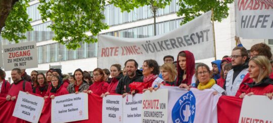 Kundgebung zu Gaza vor Auswärtigem Amt