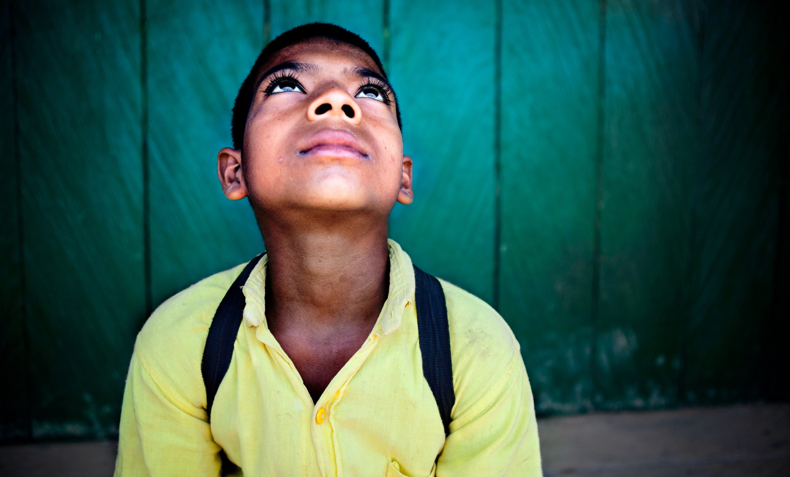 Kinder wie dieser Junge in Kolumbien stehen im Fokus unserer Arbeit.