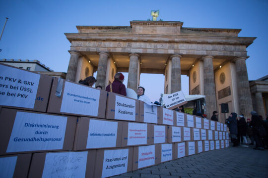 Barrieren niederreißen! Kundgebung anlässlich des Kongresses Armut und Gesundheit