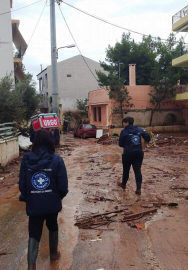 Nach dem Feuer die Flut