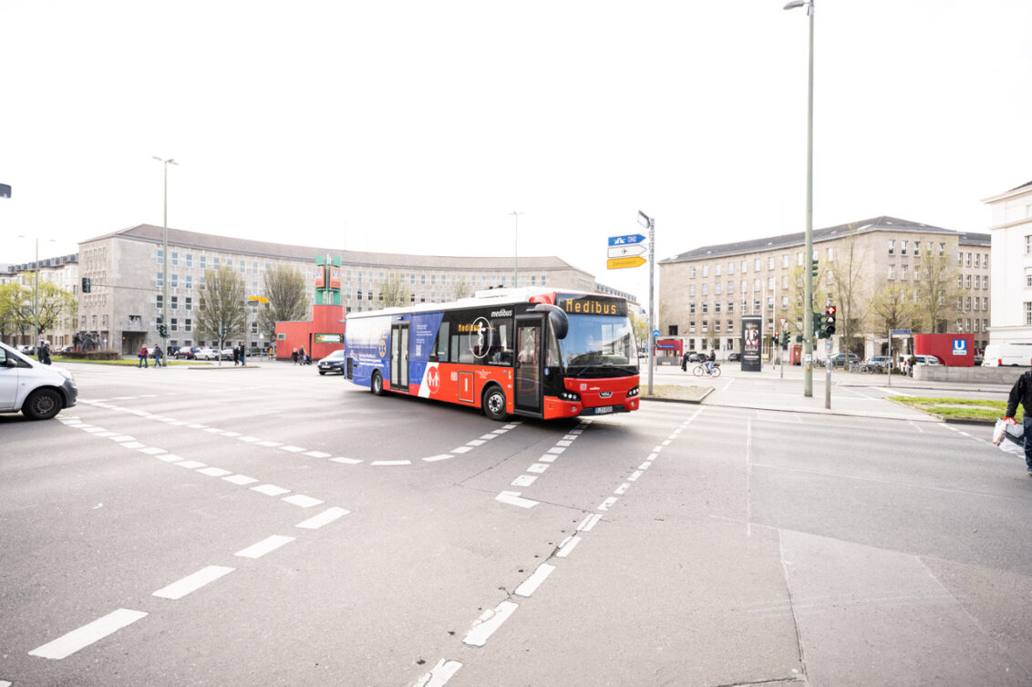 Mobile Klinik für Geflüchtete rollt seit Anfang Juni durch Berlin