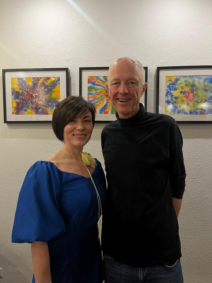  Olga Pashora spendete den Erlös für ihre Bilder im Rahmen einer Benefizaktion an Ärzte der Welt. © Wolfgang Hoelscher-Obermaier