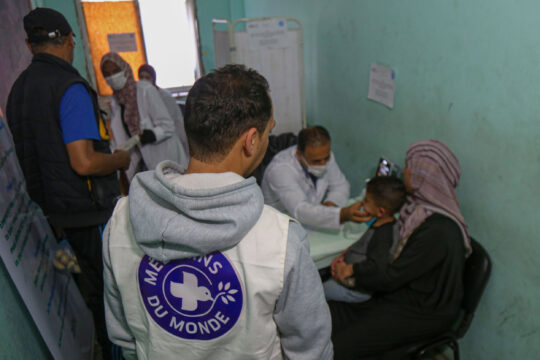 Willkürliche Inhaftierungen: NGOs fordern Schutz für medizinisches Personal