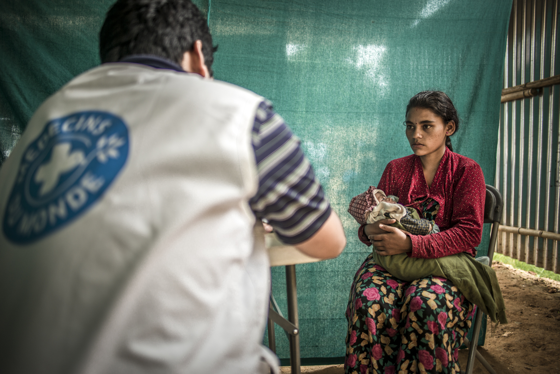 Mutter-Kind-Sprechstunde in Nepal © Olivier Papegnies