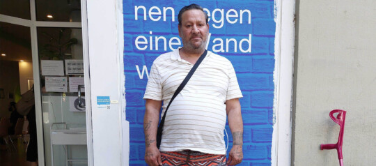 Patient vor der open.med-Praxis in München